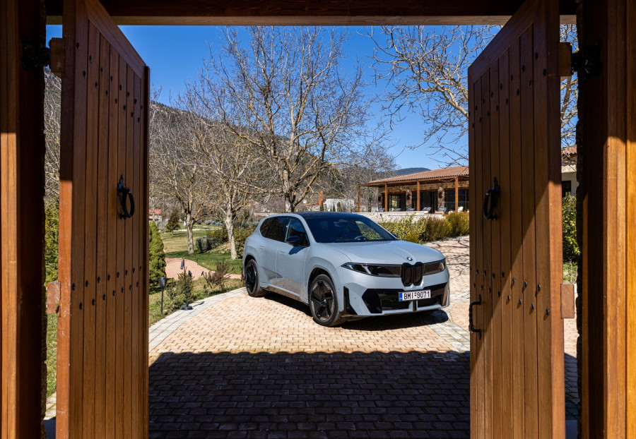 Πόσο κοστίζει στην Ελλάδα η νέα BMW iX3, ένα αμιγώς ηλεκτρικό Sports Activity Vehicle