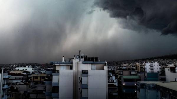 Νεφώσεις και τοπικές βροχές στο σκηνικό του καιρού