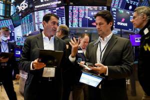 Ο πληθωρισμός «ταράζει» τα νερά της Wall Street