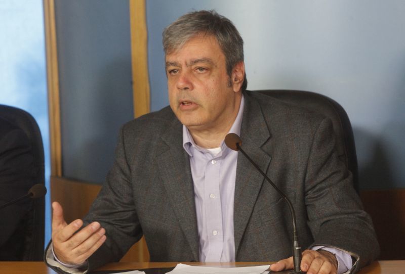 Βερναρδάκης: Προτεραιότητα μία ισχυρή ομάδα παραγωγής κυβερνητικής πολιτικής