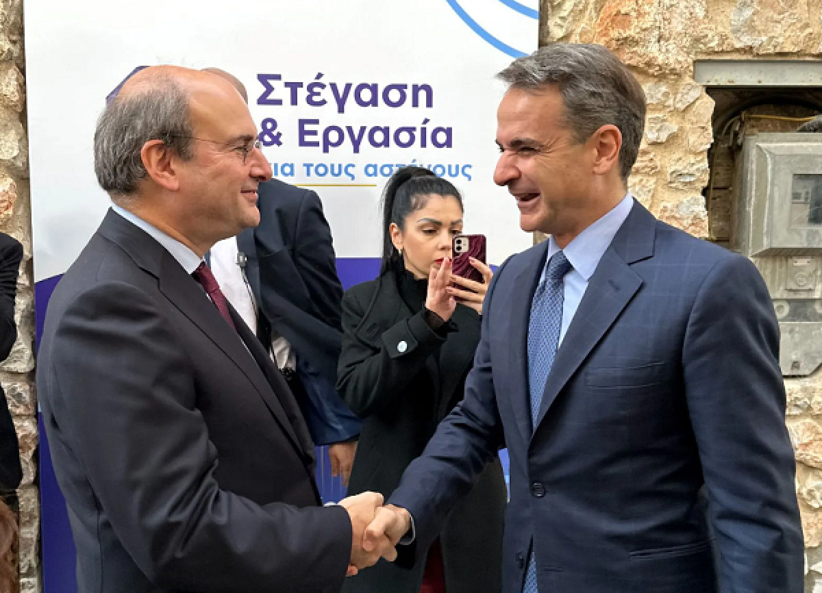 Σκωπτικό σχόλιο ΣΥΡΙΖΑ για την κοινή εμφάνιση Μητσοτάκη-Χατζηδάκη