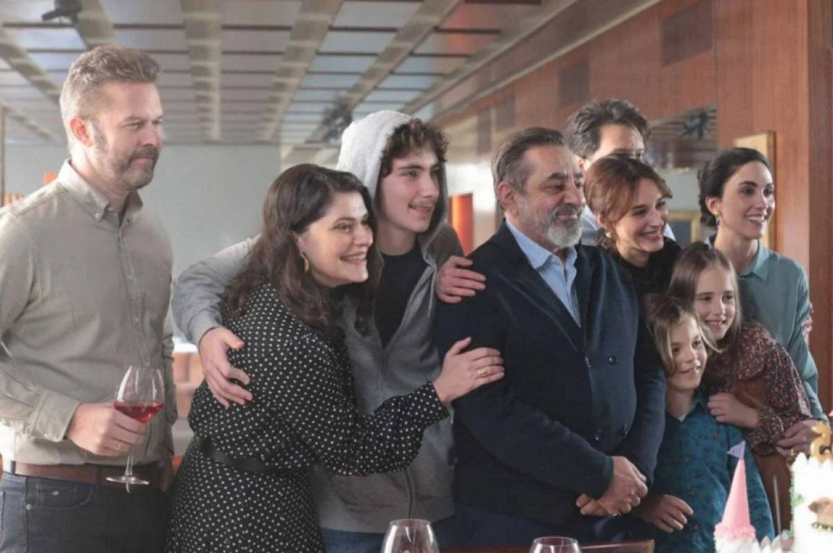 «Σιωπηλός δρόμος»: Η δραματική σειρά του Mega ξεκινάει την πορεία της στην παγκόσμια τηλεοπτική αγορά