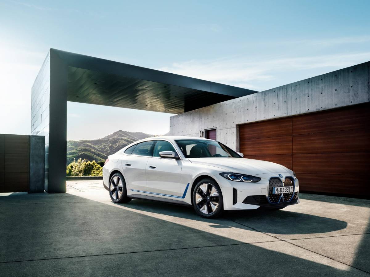 Το επαναστατικό Concept i4 της BMW