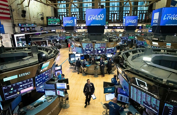 «Φρένο» στο 4ήμερο πτωτικό σερί της Wall Street