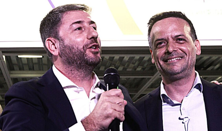 Δημοσκόπηση: Υπεροχή Δούκα στον γενικό πληθυσμό-Ανδρουλάκη στους ψηφοφόρους του ΠΑΣΟΚ