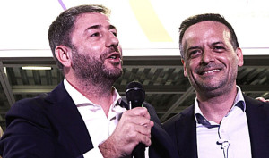 Δημοσκόπηση: Υπεροχή Δούκα στον γενικό πληθυσμό-Ανδρουλάκη στους ψηφοφόρους του ΠΑΣΟΚ