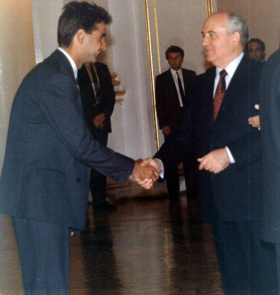Με αναφορές στο σήμερα αποχαιρετά τον Γκορμπατσόφ ο Κυριάκος Μητσοτάκης
