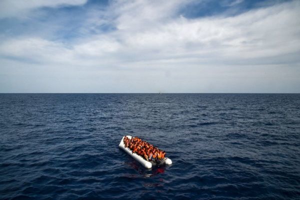 Ναυάγιο ανοικτά της Λιβύης-Αγνοούνται τουλάχιστον 97 μετανάστες