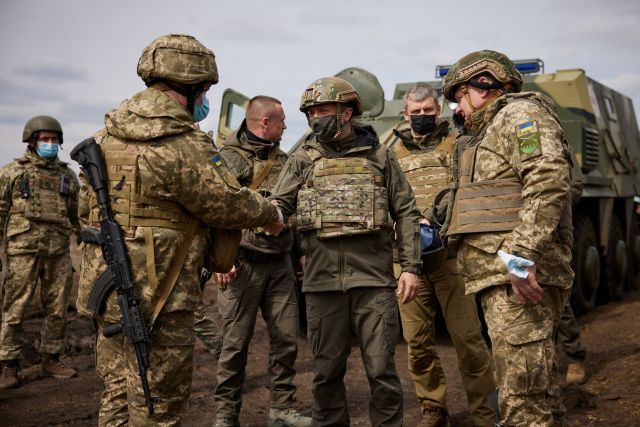 Η Ουκρανία ζητά στρατιωτική βοήθεια απέναντι στη Ρωσία