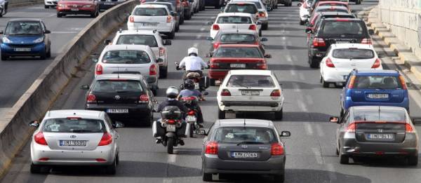 Κυκλοφοριακό κομφούζιο στους δρόμους της Αττικής