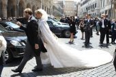 Γάμος μιας άλλης εποχής: Η... χλιδή και οι δύο Ελληνίδες!