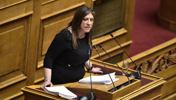 Κωνσταντοπούλου στη Βουλή: Μεγάλη τιμή που σας ενοχλώ περισσότερο από όλους