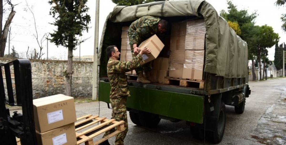 Παραγωγή αντισηπτικών και μασκών στα στρατιωτικά εργοστάσια της χώρας