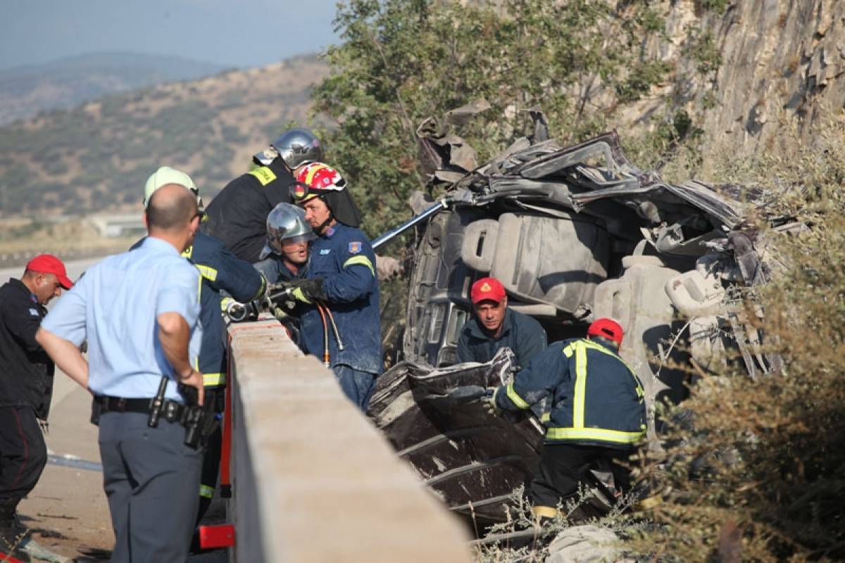 Θανατηφόρο τροχαίο με πέντε νεκρούς στην Εγνατία Οδό