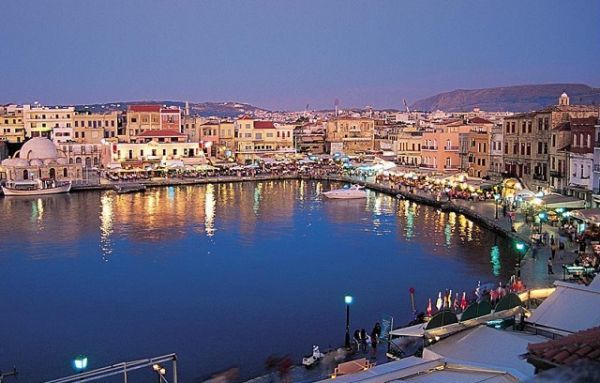 Τι ζητούν οι ξενοδόχοι των Χανίων για ληξιπρόθεσμες επιταγές & βίζες