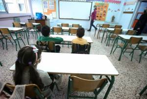 Η τραγελαφική ανάρτηση Τσίπρα και η εποικοδομητική πρόταση του ΠαΣοΚ για το άνοιγμα των σχολείων