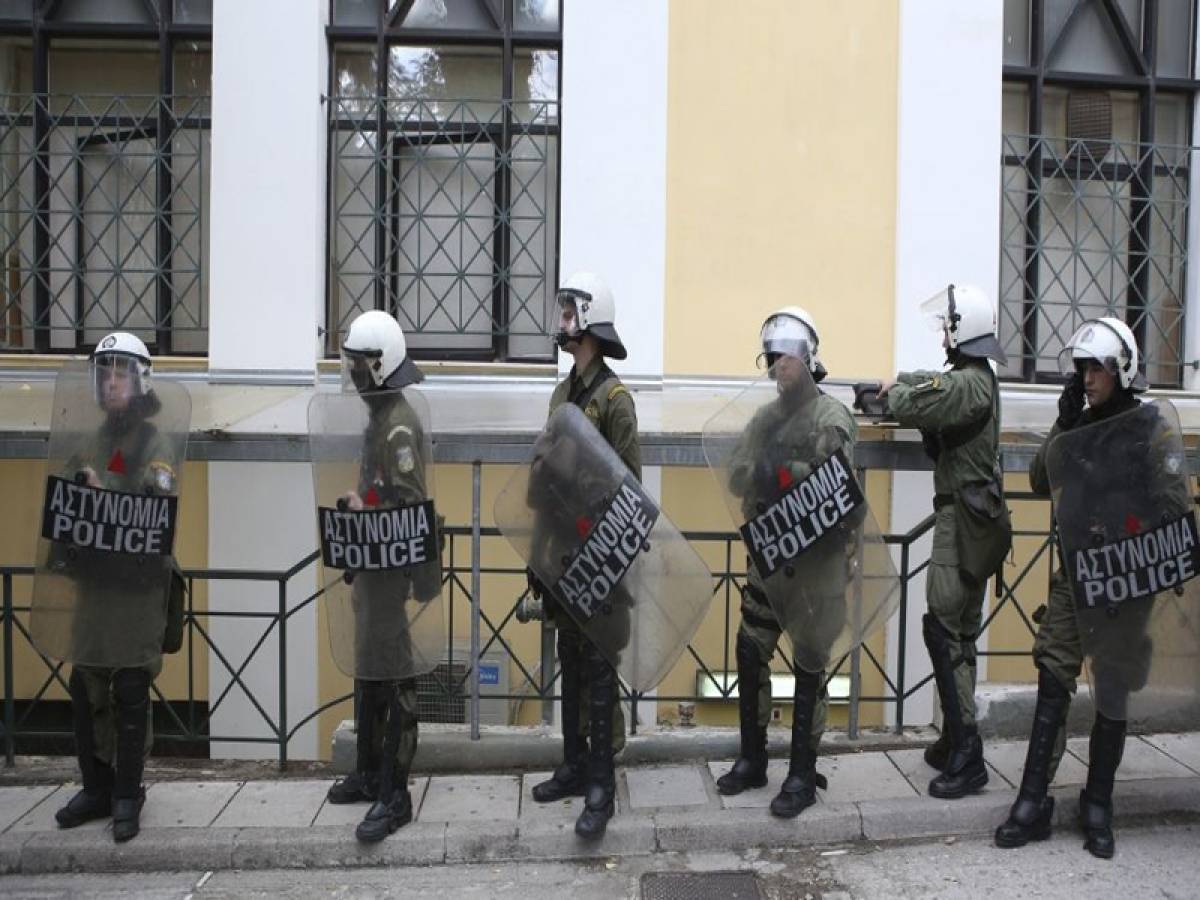 Στα δικαστήρια σε κλίμα έντασης οι 32 συλληφθέντες