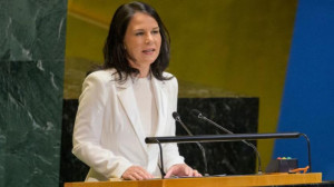 Μπέρμποκ: Ειρήνη με κυανόκρανους στην Ουκρανία - Λύση δύο κρατών στη Μ. Ανατολή