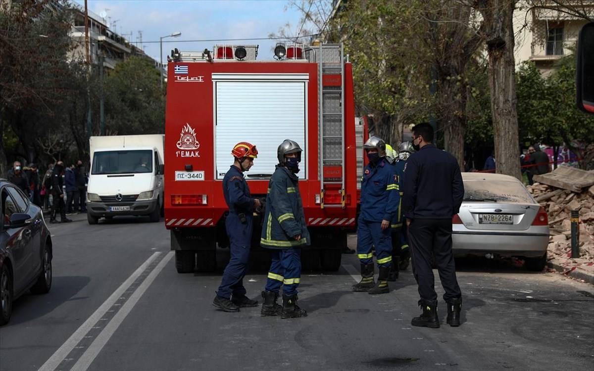 Κατέρρευσε μέρος κτιρίου στα Άνω Πατήσια