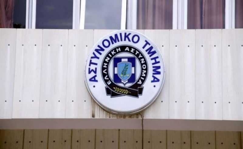 Θρίλερ: Κρατούμενος απειλεί με σπασμένο γυαλί το ανήλικο παιδί του