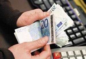 Πάσχα: Πότε πληρώνονται οι δημόσιοι υπάλληλοι και τα Σώματα Ασφαλείας