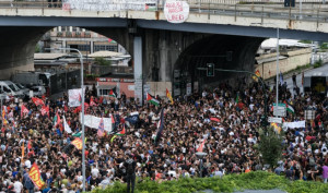 Ιταλία: Βίαιες συγκρούσεις στο Μιλάνο και μπλοκάρισμα λιμανιών λόγω διαδηλώσεων για τη Γάζα