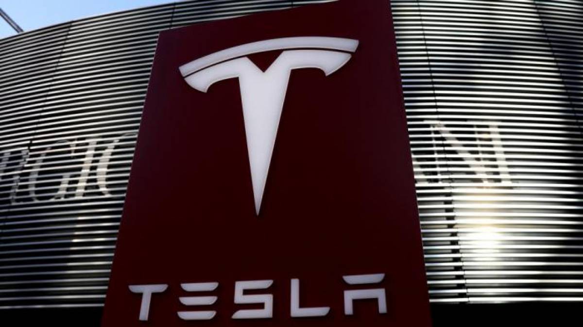 Άνω του $1 τρισ. η κεφαλαιοποίηση της Tesla