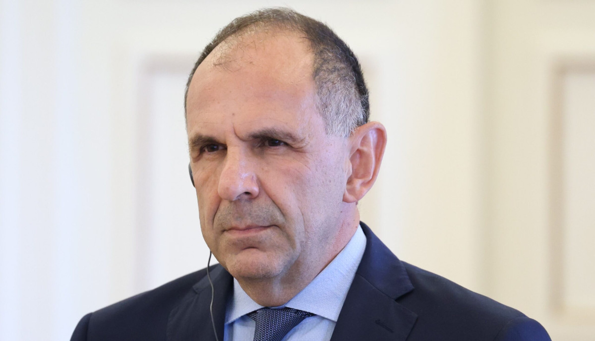 Γεραπετρίτης στο AP: Η Ελλάδα στο πλευρό της Ουκρανίας