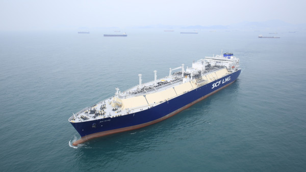 O πρώτος ανεφοδιασμός πλοίου με LNG στην ιστορία της Ρωσίας