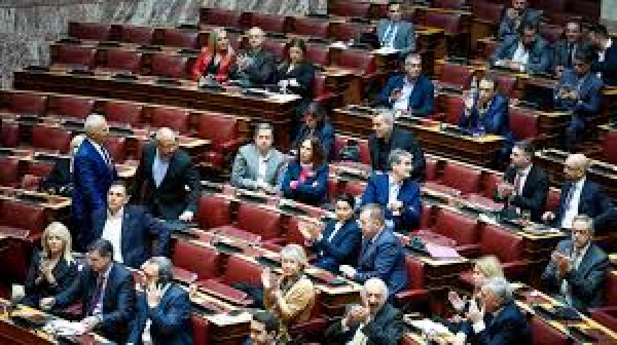 Κάτι αρχίζει να «σαλεύει» στο πολιτικό σκηνικό και μάλλον φέρνει εξελίξεις μετά τις ευρωκάλπες