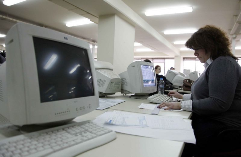 Σταϊκούρας: "Θα κληθούν να επιστρέψουν χρήματα όσοι παρεκκλίνουν από το ενιαίο μισθολόγιο"