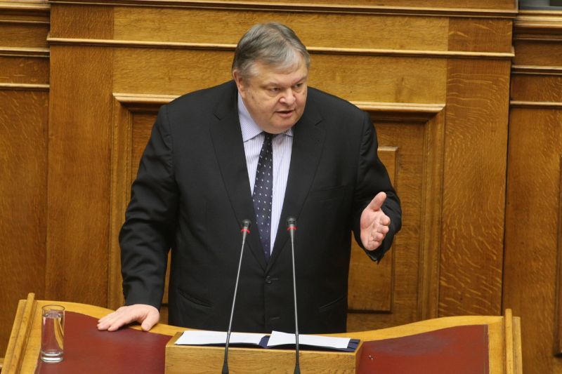 Βενιζέλος: Η κυβέρνηση φέρνει μνημόνιο 45ετίας