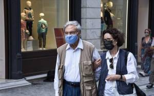 Η χρήση μάσκας είναι απ'τα τελευταία μέτρα που θα αρθούν