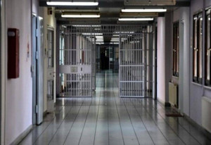Καθεστώς αδειών φυλακισμένων: Όλοι με «βραχιολάκι» από 18 Μαΐου