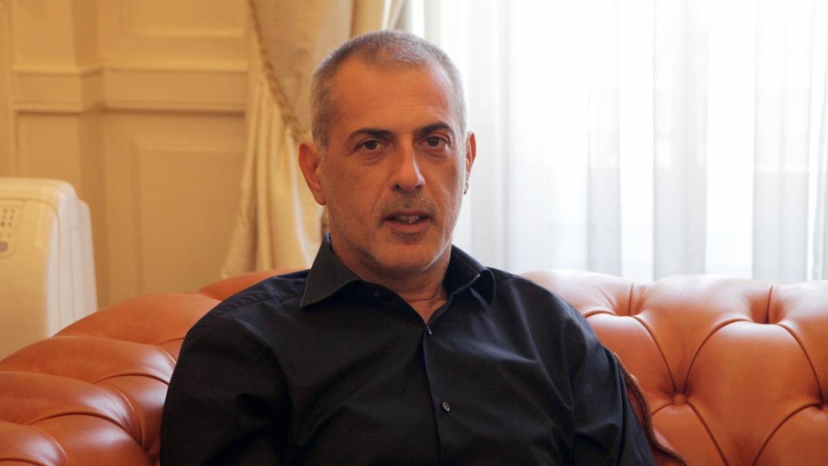Απάντηση Μώραλη σε ΣΥΡΙΖΑ για τα εκλογικά περίπτερα