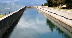 Νεκρός εντοπίστηκε ανήλικος που έπεσε σε κανάλι στο Μόρνο