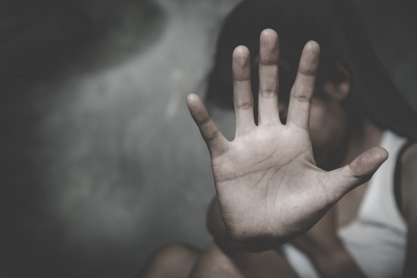 «Απόλυτο ακαταδίωκτο» για όσους καταγγέλλουν περιστατικά ενδοοικογενειακής βίας