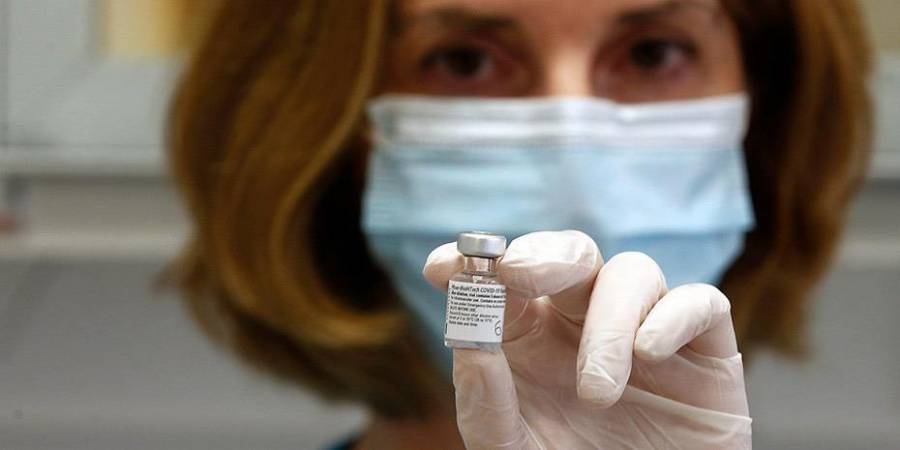 Ο εμβολιασμός μειώνει κατά 90% τον κίνδυνο νοσηλείας στους 50+