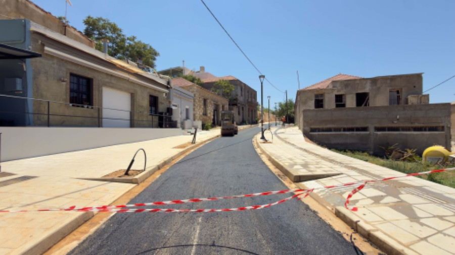 Στην τελική ευθεία η ανάπλαση των Ταμπακαριών - Ολοκληρώθηκε η ασφαλτόστρωση της οδού Αγίας Κυριακής