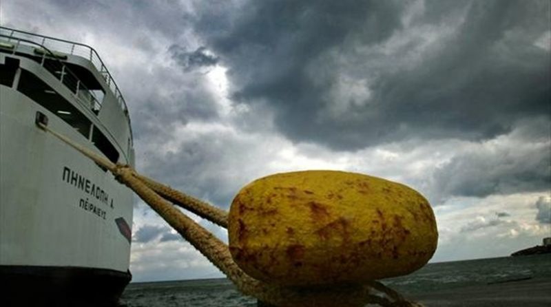 Δεμένα στα λιμάνια τα πλοία λόγω ισχυρών ανέμων