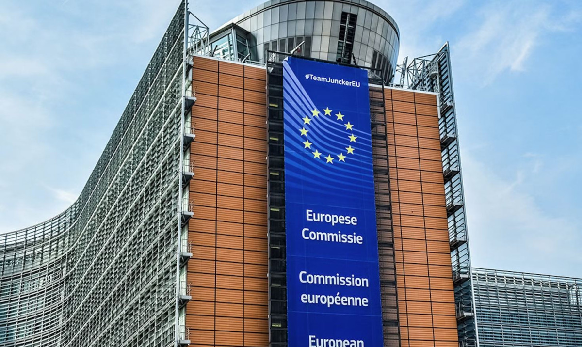 Κομισιόν: Εξετάζει πλαφόν στην τιμή του φυσικού αερίου