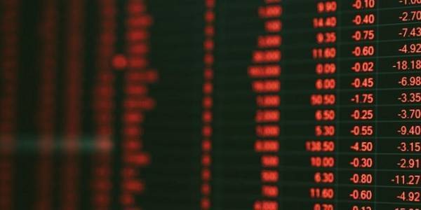Στο κόκκινο η Ασία-Βουτιά 4,4% για τον Shanghai Composite