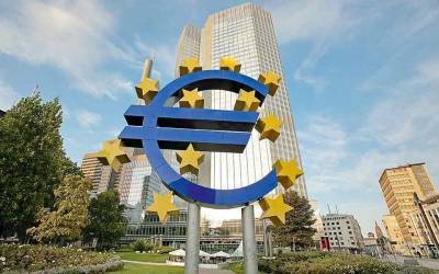 Στην αντεπίθεση η ΕΚΤ - Υπερασπίζεται το QE
