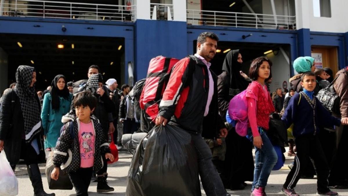 Αποβιβάστηκαν στην Ελευσίνα 389 μετανάστες-Μεταφέρονται σε δομές της ενδοχώρας