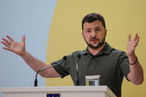 Κρεμλίνο εναντίον Ζελένσκι για βομβαρδισμό Κιέβου: Προσπαθεί να δείξει ότι είναι γενναίος στρατιώτης