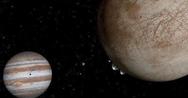 NASA: Πίδακες νερού στον δορυφόρο Ευρώπη-Πιθανότητες να υπάρχει ζωή