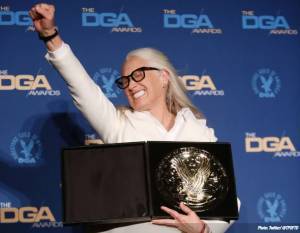 Jane Campion: Τριπλός θρίαμβος στα κορυφαία κινηματογραφικά βραβεία, λίγο πριν τα Όσκαρ