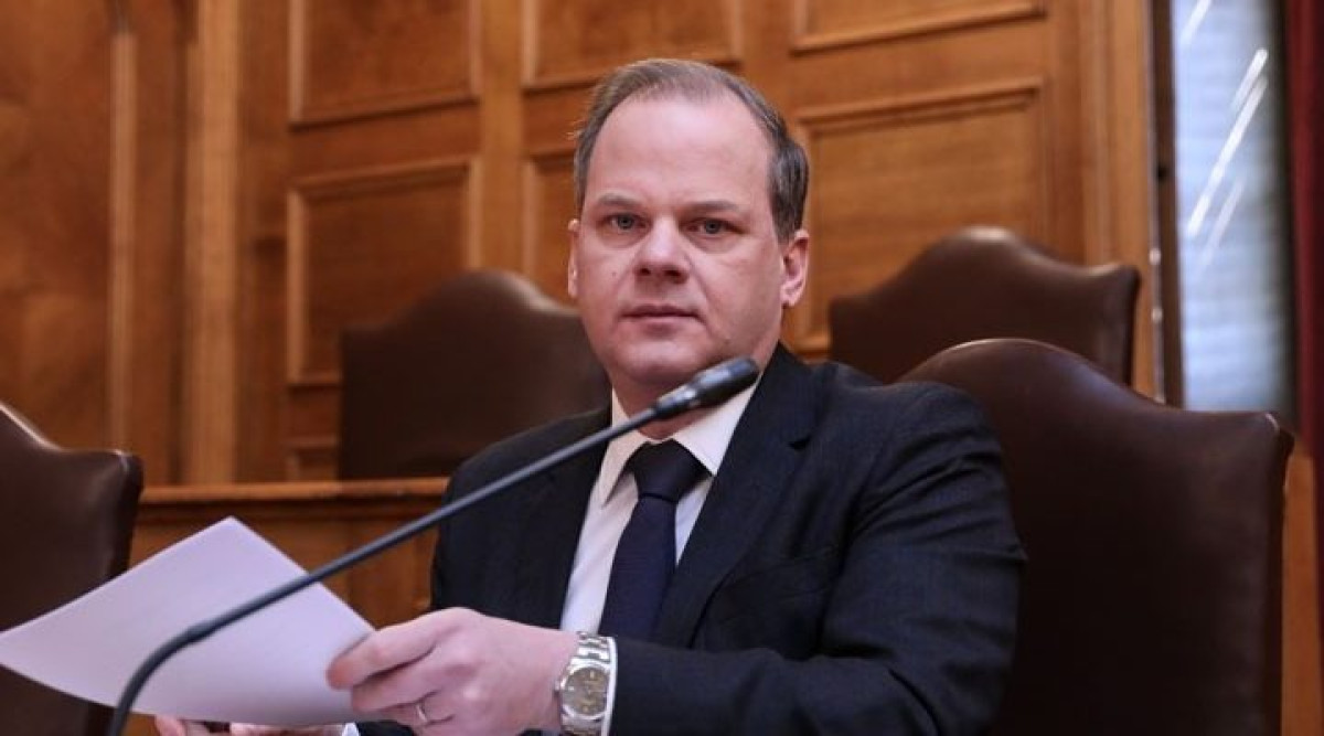 Καραμανλής στην Εξεταστική για τα Τέμπη: Επιμένει στο «ανθρώπινο λάθος»