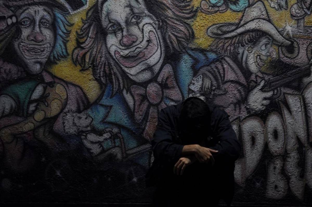 Έκπτωτοι στη σκηνή και στην κοινωνία