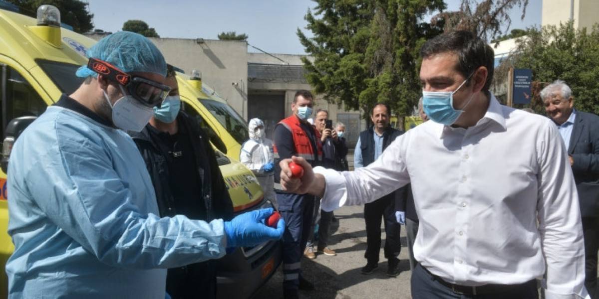 Επίσκεψη Τσίπρα στο ΕΚΑΒ: Είμαστε ευγνώμονες